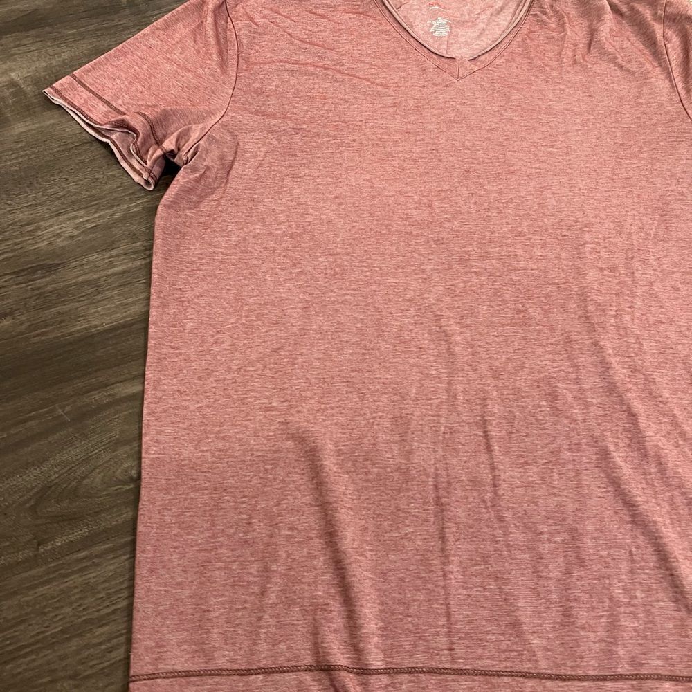 Red Saks Fifth Avenue Men’s Red V-neck Tshirt - Picture 3 of 6